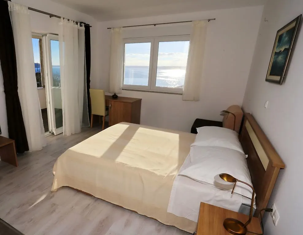 House Natali 70M From The Beach - Free Ev Top Up Rtina