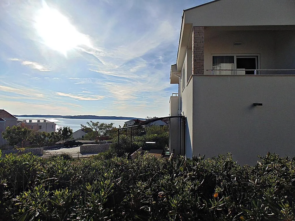 House Natali 70M From The Beach - Free Ev Top Up Rtina Holiday home